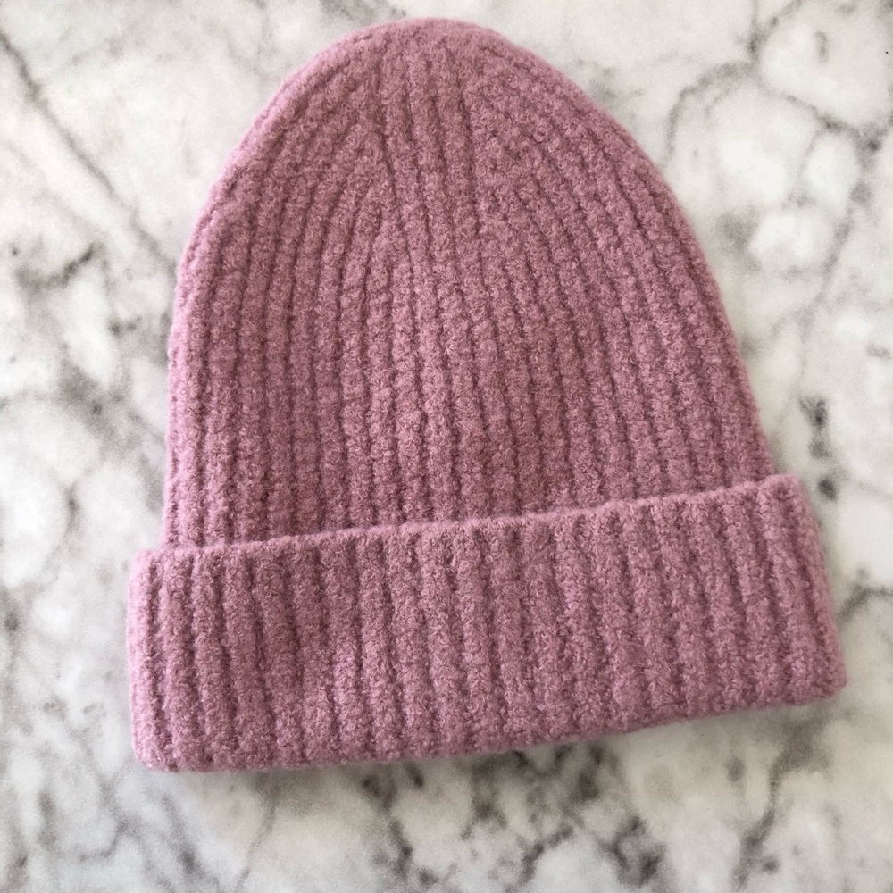NWT Aritzia Merino Wool Rib Tall Cuffed Beanie
